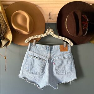 Free people .:: Levi’s 501 high rise cut off light wash denim shorts sz 27